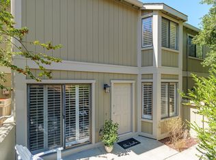 30 Somerset Pl, Novato, CA 94945