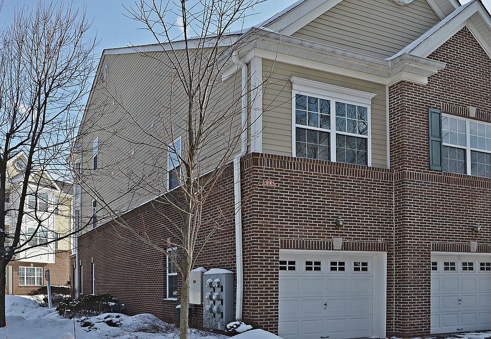 End unit 2 bedroom townhouse