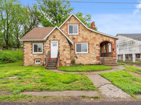 910 Kemper St, Boonville, MO 65233