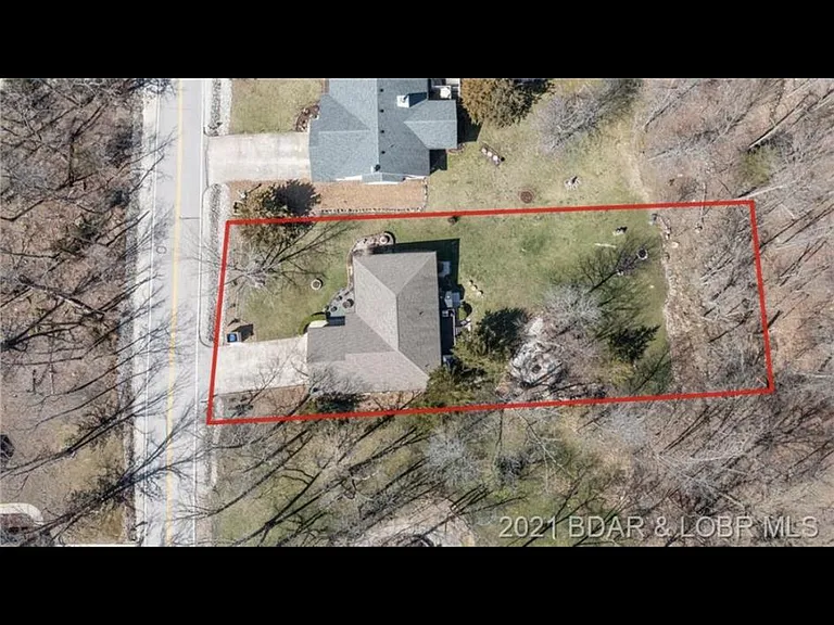 115 Spirea Point — Photo 6