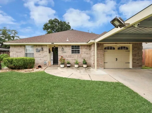 702 Ruth St, Baytown, TX 77520