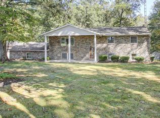 8182 Stone Bridge Rd, Greencastle, PA 17225