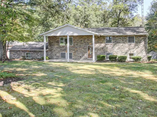 8182 Stone Bridge Rd, Greencastle, PA 17225