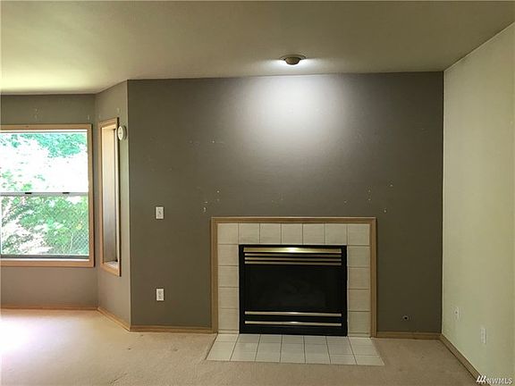 4th image of 1106 27th Street Ct NW