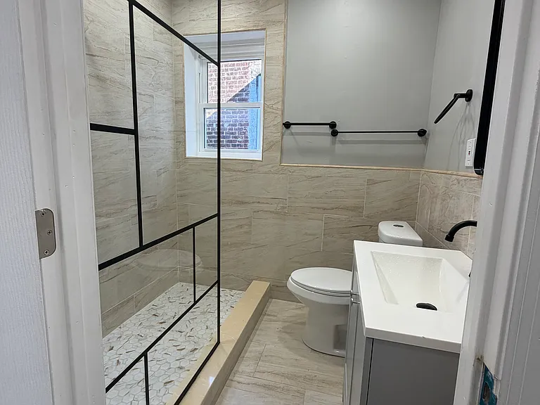 3220-22 N Front St #2 — Photo 7