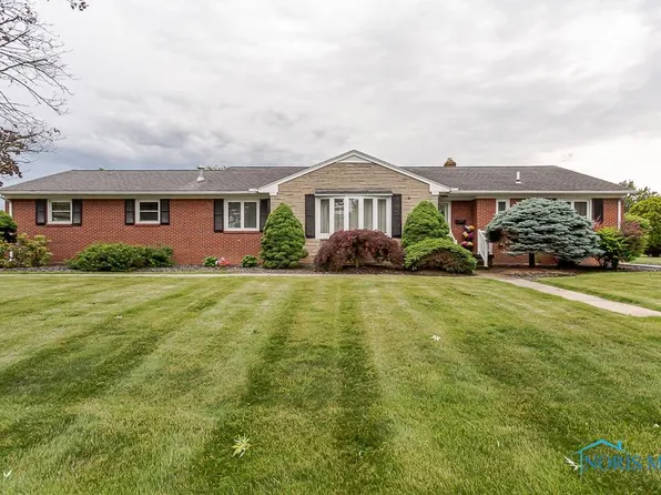 110 Earl St, Walbridge, OH 43465
