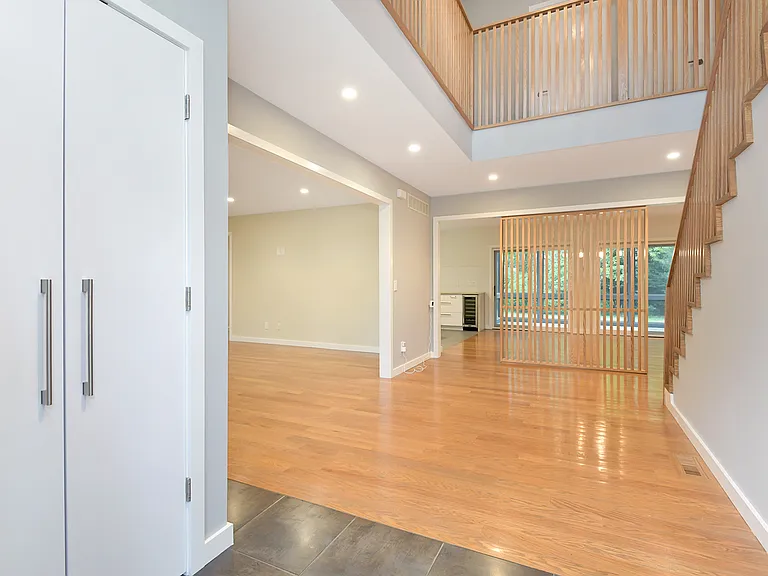 160 Sycamore Rd — Photo 3