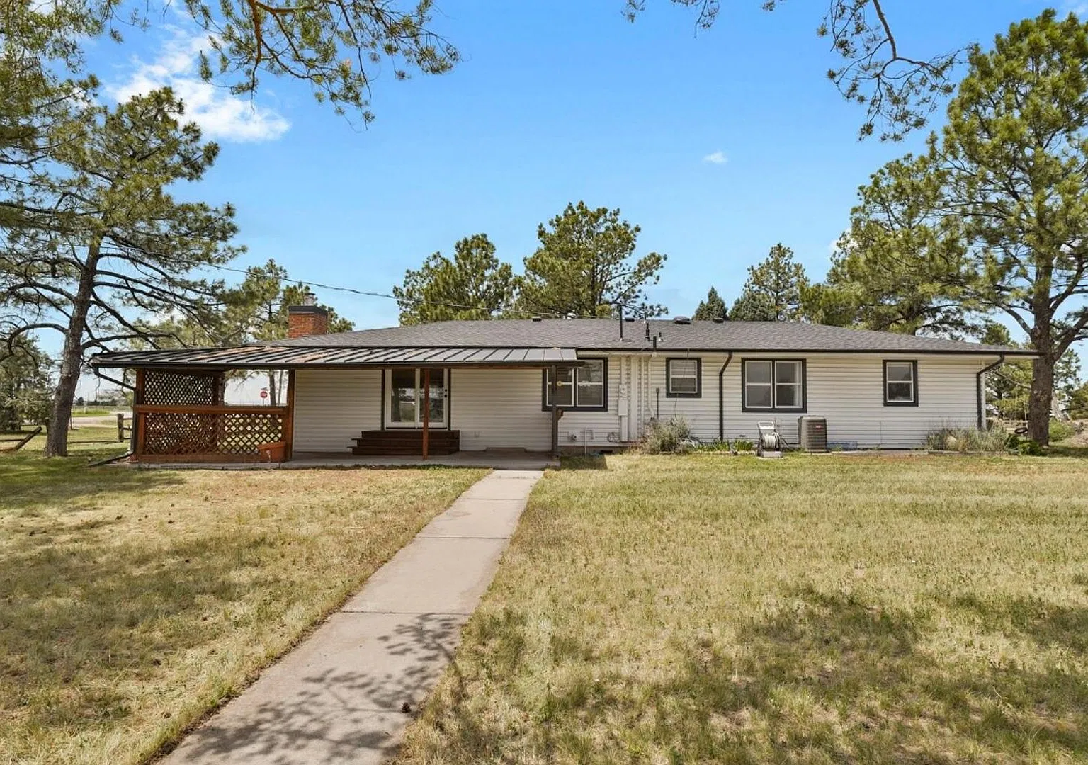 Grand View Estates - 3bd 2ba 2 Acres Lot — Photo 4