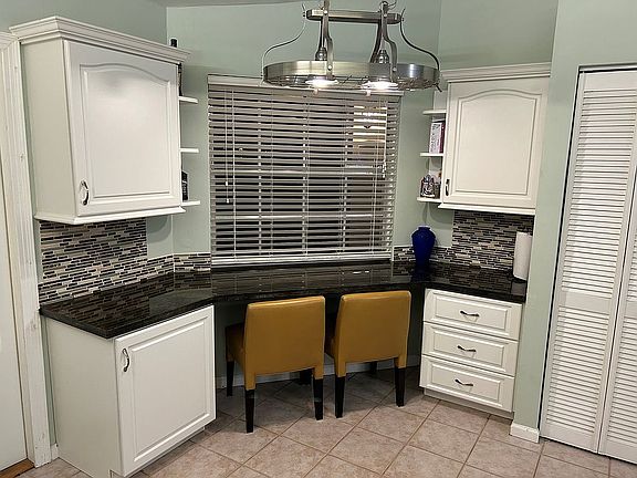 3rd image of 5137 El Claro Cir