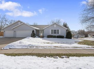 698 Ridge View Ln, Oregon, WI 53575