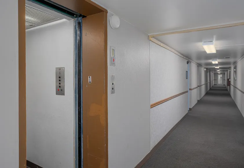 Park Ridge Apartments — Photo 4