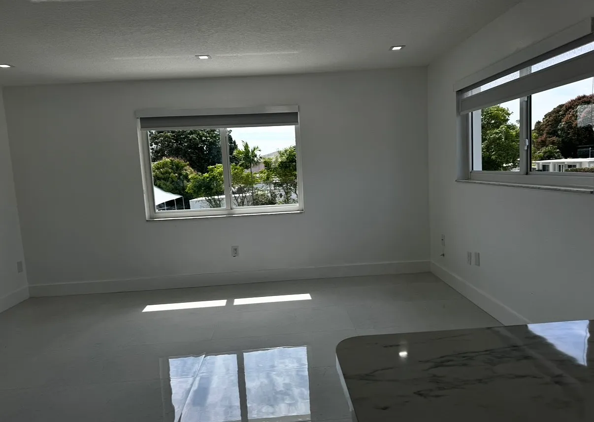 E 12th Pl, Hialeah — Photo 3