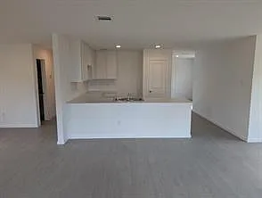 4 bed, 2.5 bath, 2279 sqft, $2,100 — Photo 3