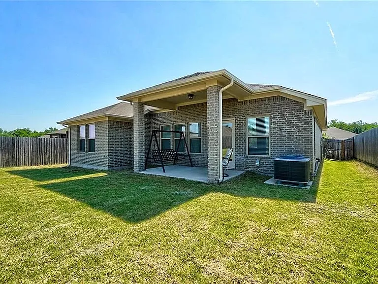 15521 Rosedown Dr — Photo 16