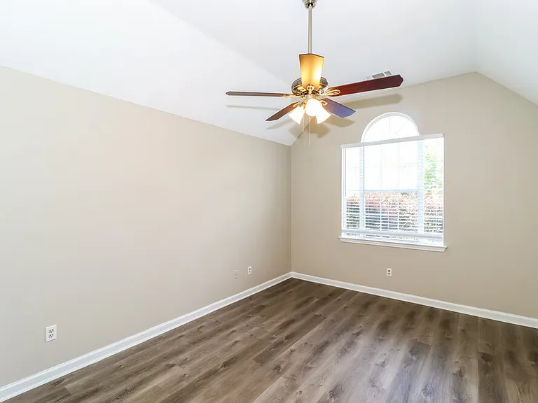 80 Village Dr — Photo 10