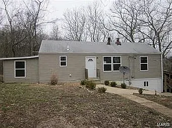 4 bed, 1200 sqft, $1,595 — Photo 1