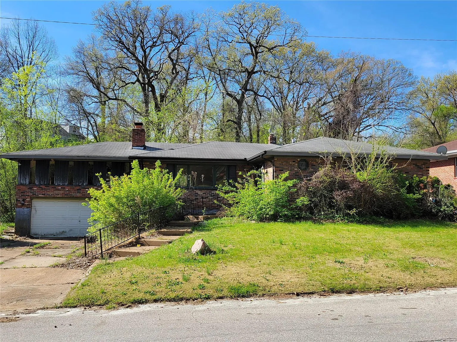 6910 Winchester Dr photo 1