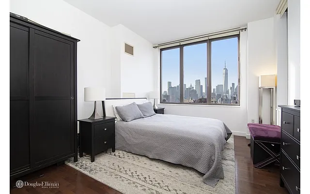 Rented by Douglas Elliman | media 15