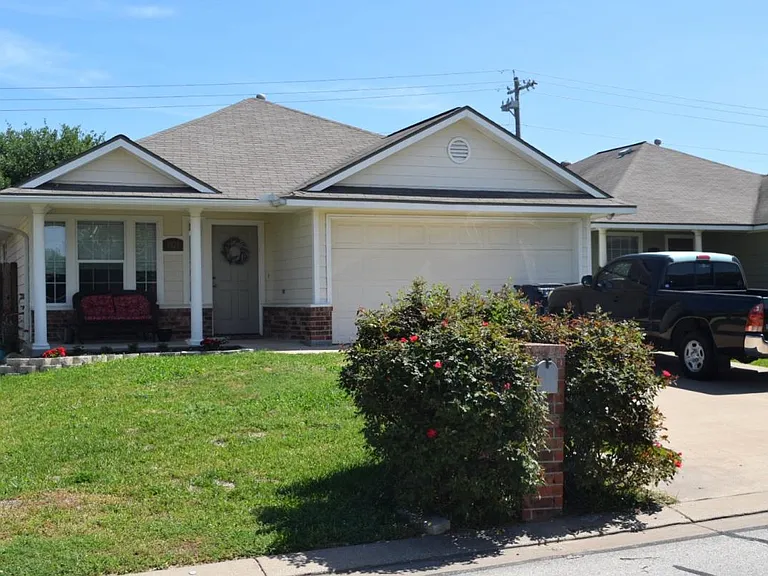 1021 Windmeadows Dr — Photo 13
