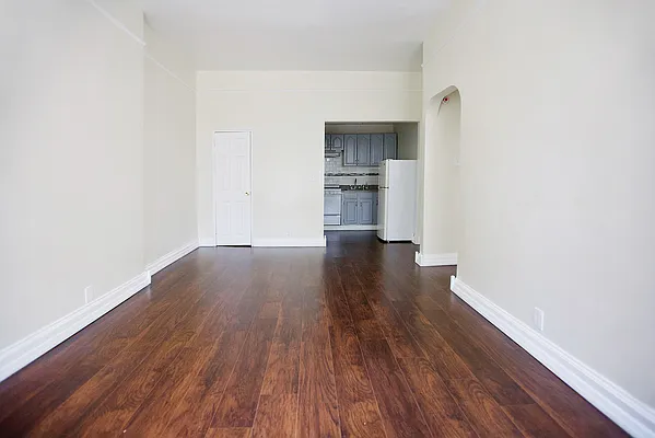 Rented by Coldwell Banker Warburg | media 2