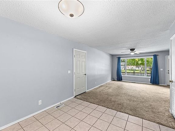 5th image of 414 Kansas Dr