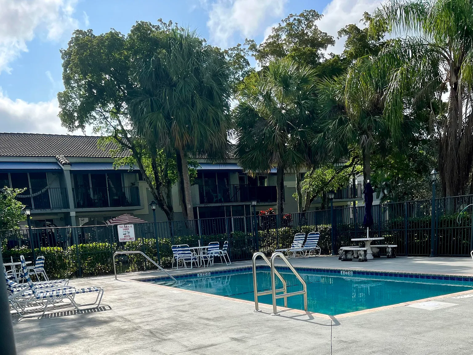2 bed, 2.5 bath, 1332 sqft, $2,100 — Photo 2