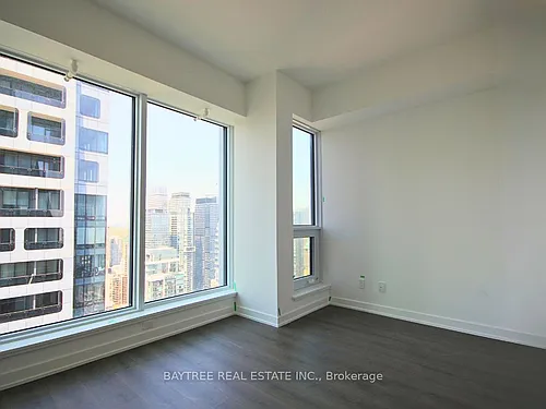 8 Wellesley St W Photo 1