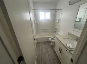 275 N. Oakland