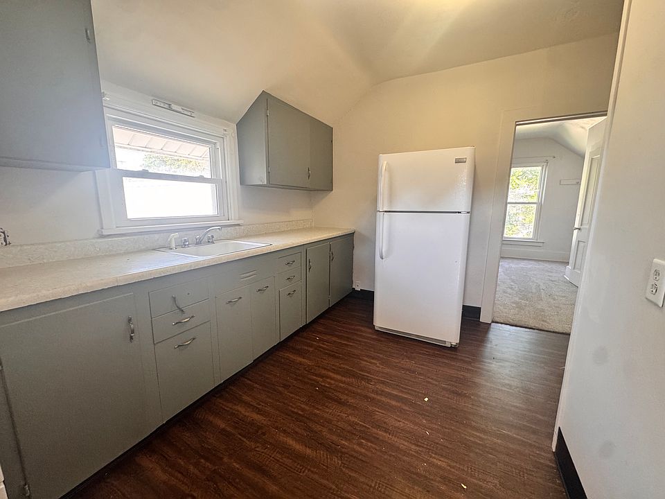 2nd image of 500 E 3rd St #2
