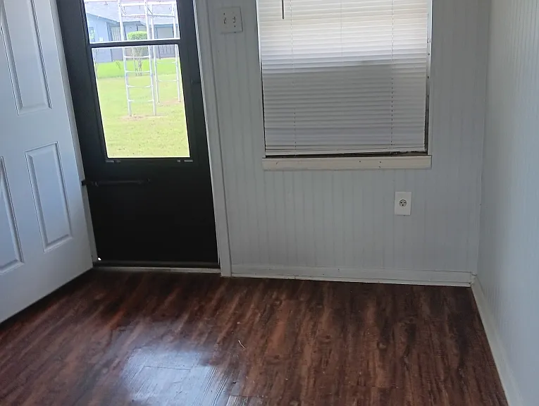 201 Altamesa Blvd — Photo 4