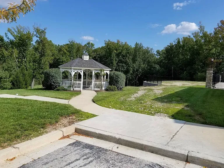 1432 Pangbourne Way — Photo 31