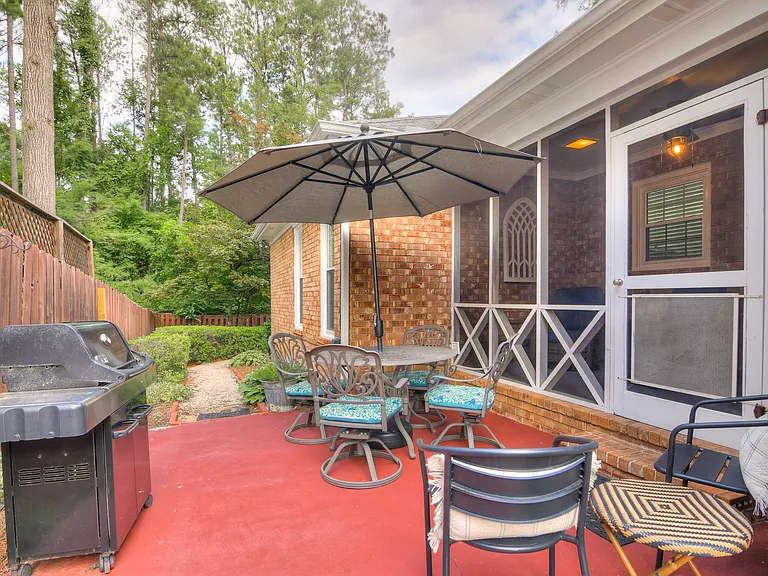 2504 Pinebluff Ct — Photo 29