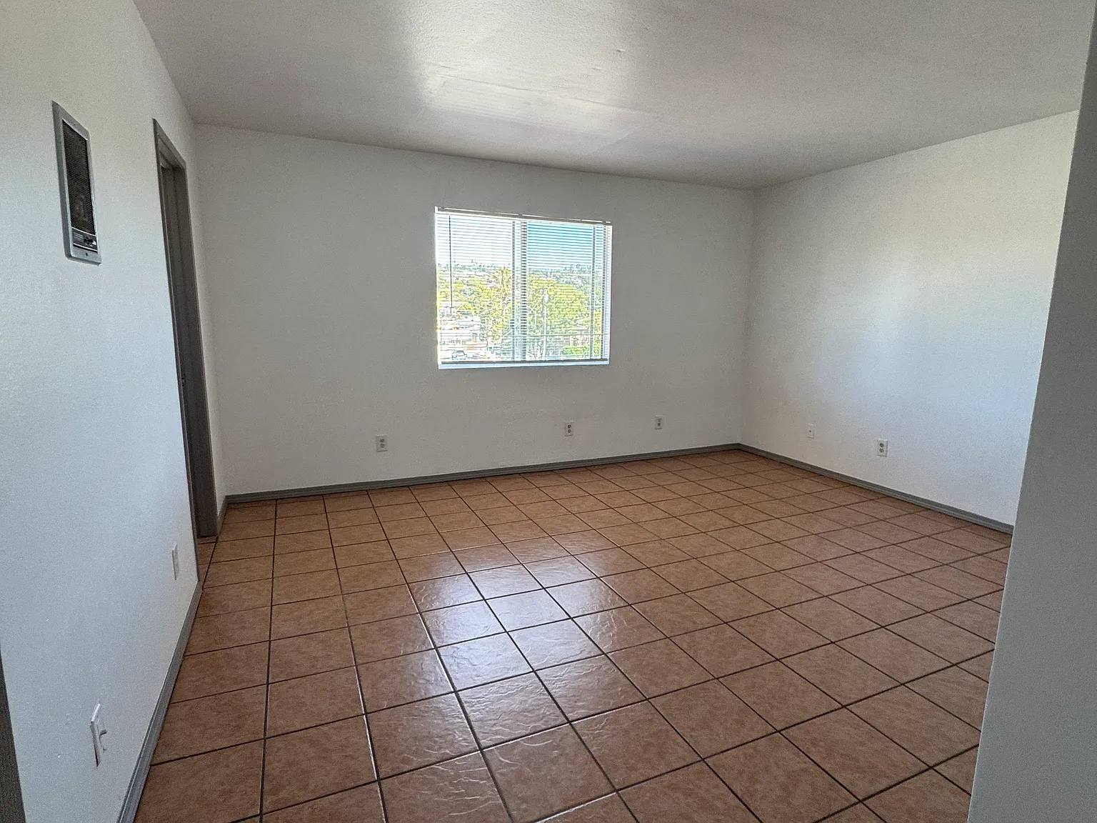 3634 S Bonita St — Photo 4