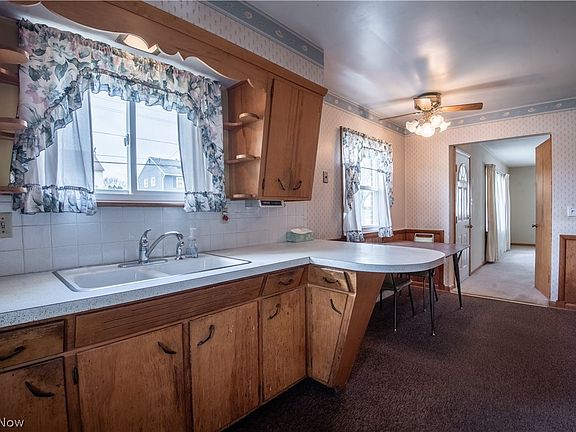 4th image of 483 Hillman Rd