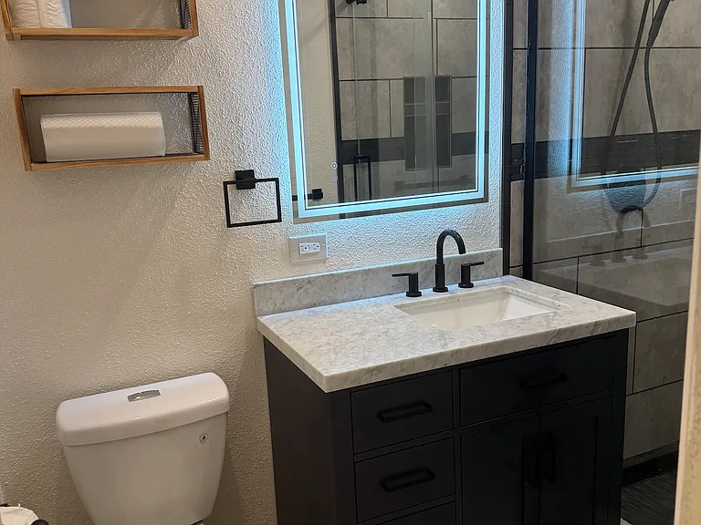 1677 Glenwood Way — Photo 9