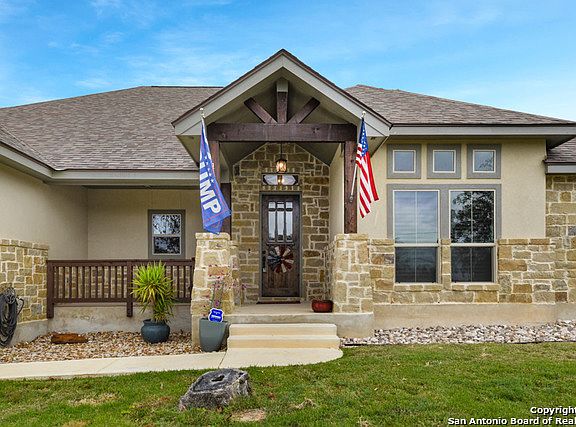 3rd image of 1433 Country Hills Dr