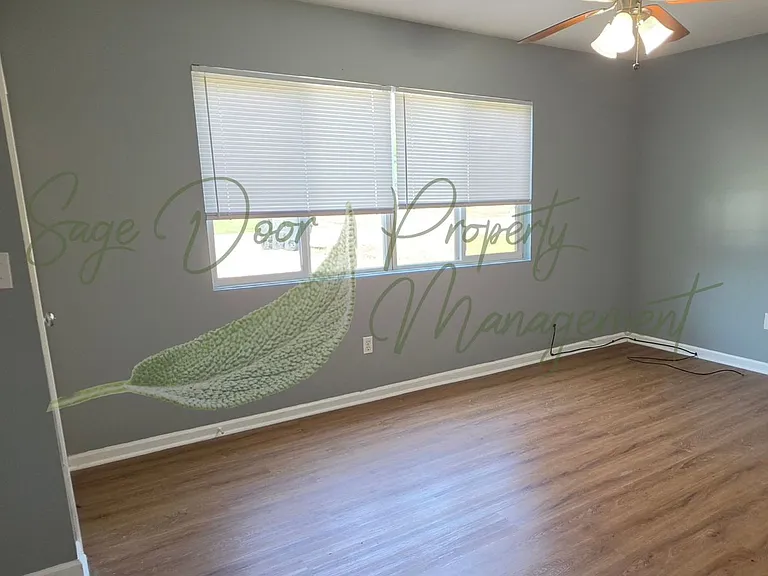 5535-5537 Freeman Ave — Photo 5