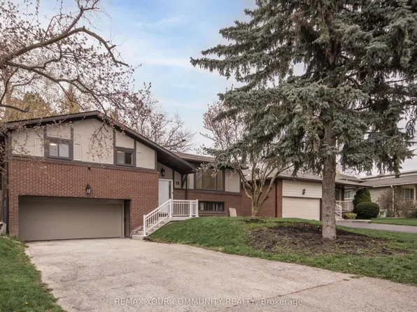 18 Ironshield Cres, Markham, ON L3T 3K6