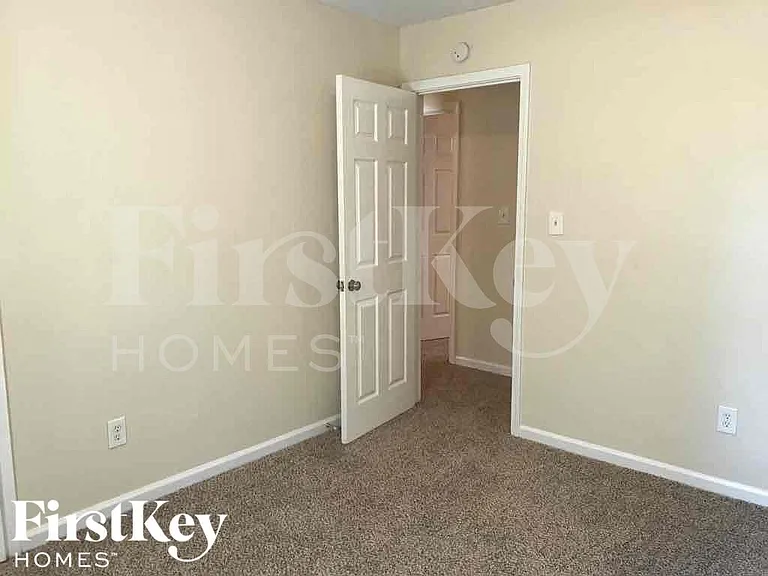5334 Memorial Ln — Photo 9