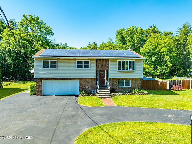 3rd image of 25 New  Shaker Road