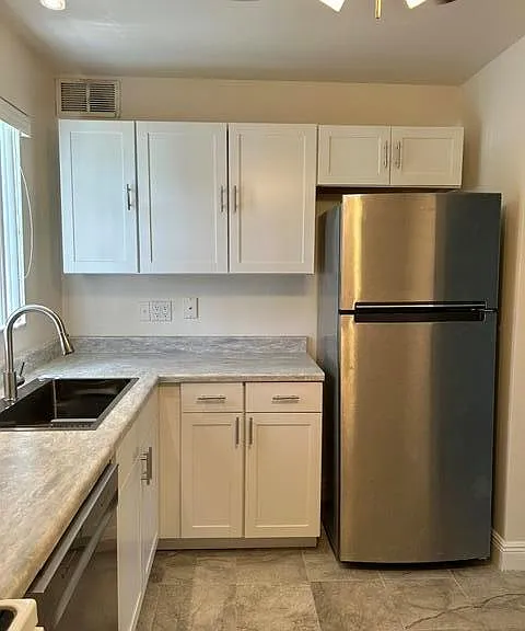 106 Lake Dora Dr — Photo 3
