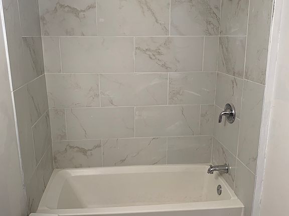 4th image of 832 Park St #1