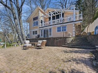 6 Oneida Ave, Hopatcong Boro, NJ 07843