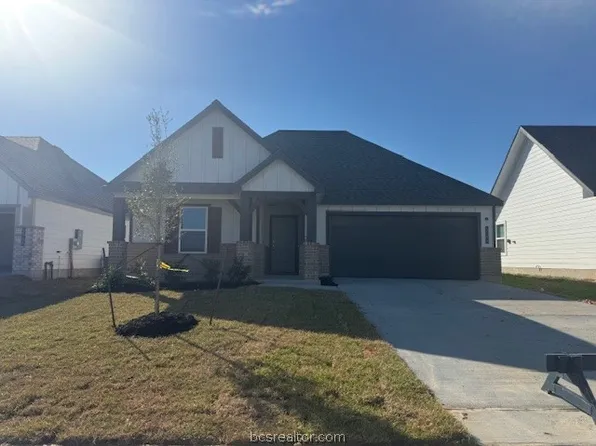 5546 Harriet St, Bryan, TX 77807