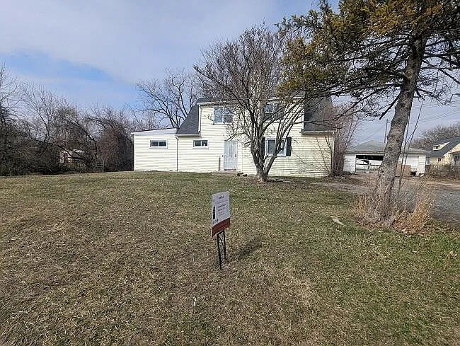 3428 W Jolly Rd photo 1