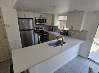 239 E Betty Elyse Ln, Phoenix, AZ 85022