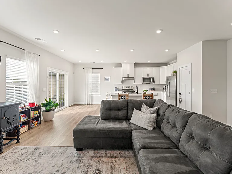 5095 Ives Ave — Photo 20