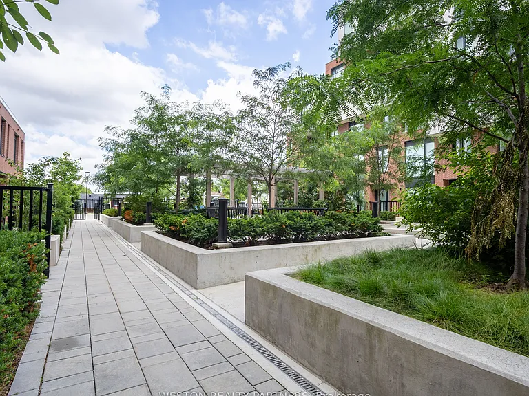 3100 Keele St #605 — Photo 32