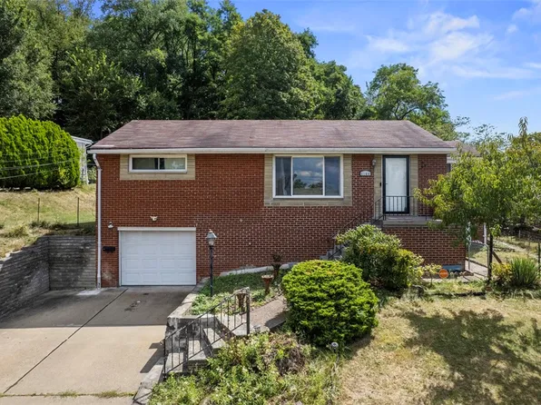 3104 Woodridge Dr, Pittsburgh, PA 15227