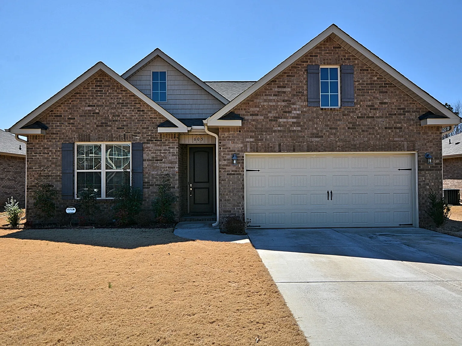 Rowe - 605 Summerdawn — Photo 1
